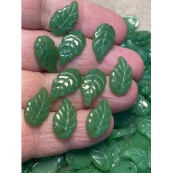 10x Green Imitation Jade Glass 18mm Leaf Beads