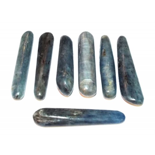 1 x Medium Kyanite Tumbled Wand