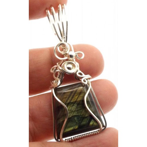 Labradorite Gemstone Silver Filled Wire Wrapped Pendant 08